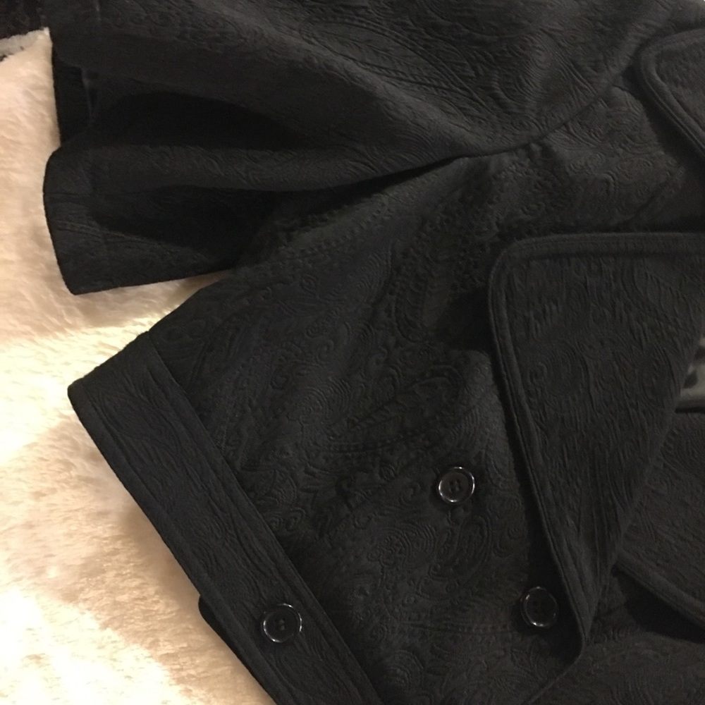 Newport News-Cropped  blk/double breasted jacket. - Picture 5 of 10